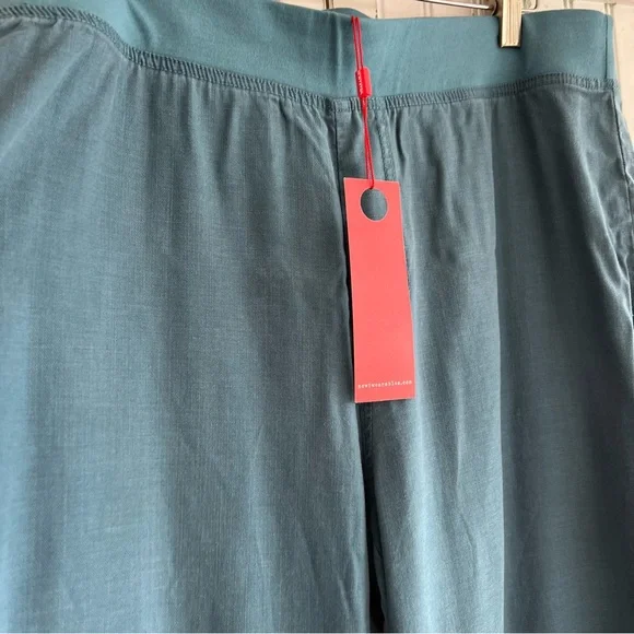 NWT XCVI Teal Hydra Flare Pant in sz L Large little smudge - Picture 6 of 13